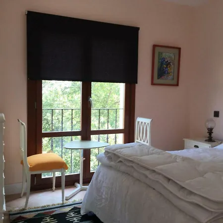 La Casa En El Camino *